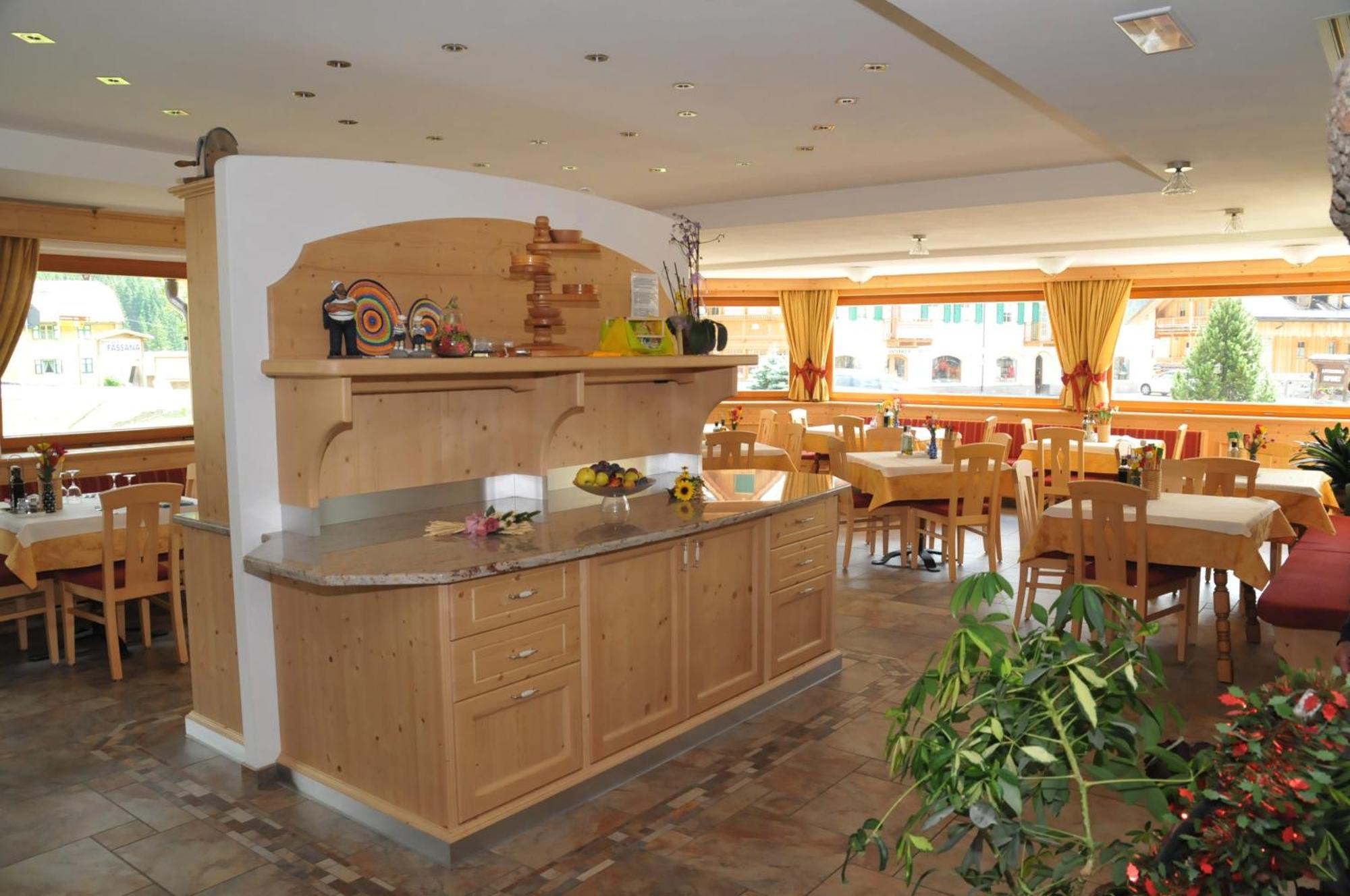 Hotel Ciamol Кампітелло-ді-Фасса Екстер'єр фото