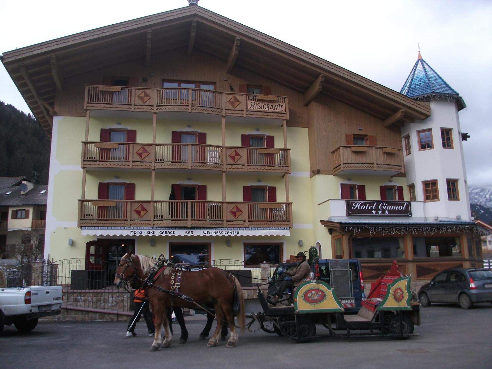 Hotel Ciamol Кампітелло-ді-Фасса Екстер'єр фото