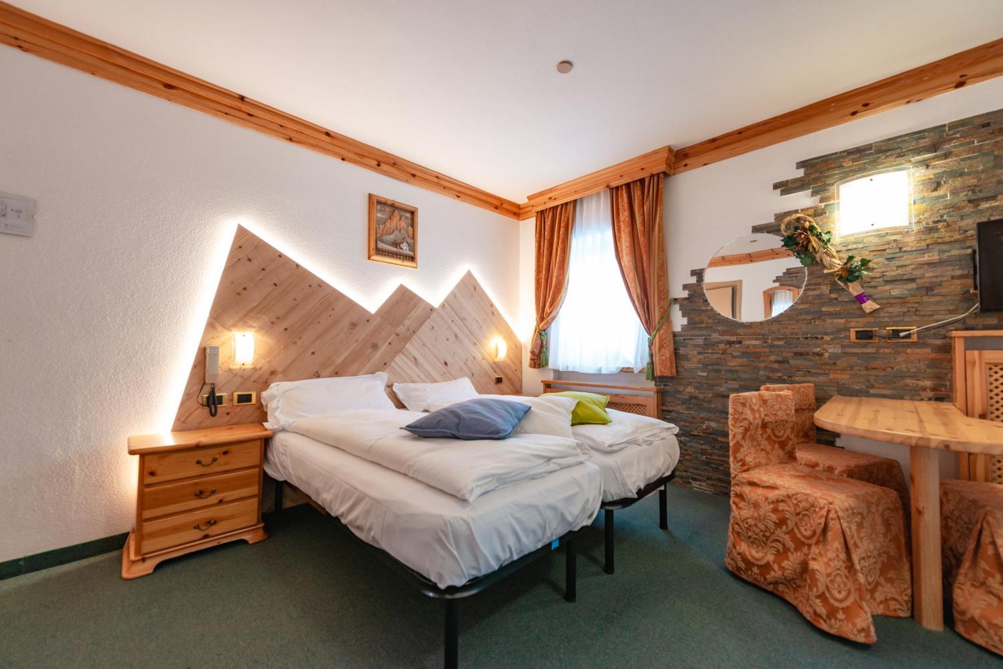 Hotel Ciamol Кампітелло-ді-Фасса Екстер'єр фото