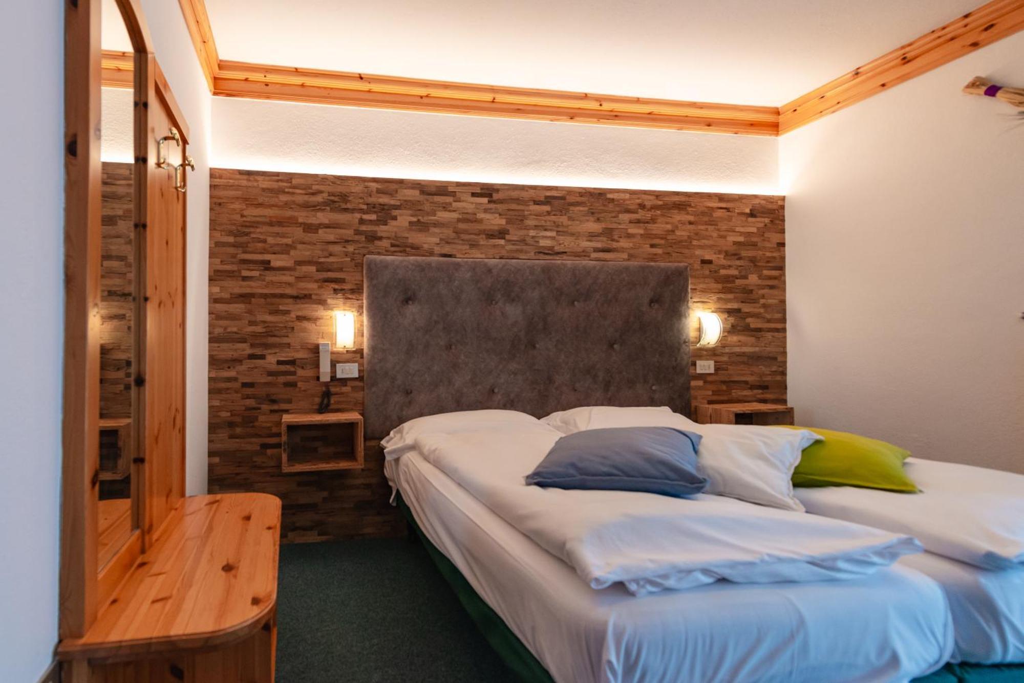 Hotel Ciamol Кампітелло-ді-Фасса Екстер'єр фото