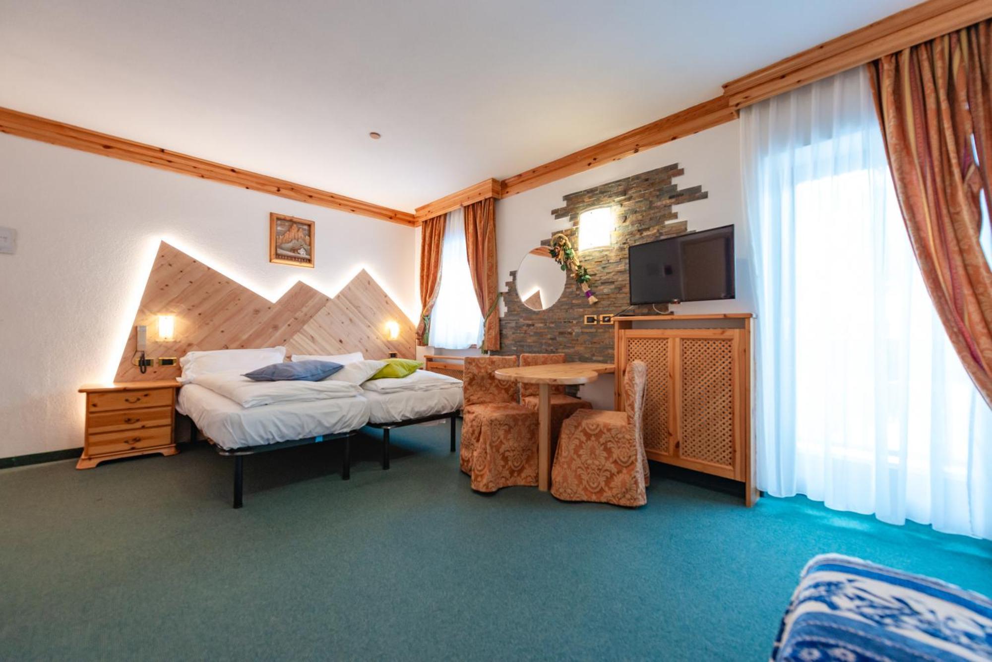 Hotel Ciamol Кампітелло-ді-Фасса Екстер'єр фото