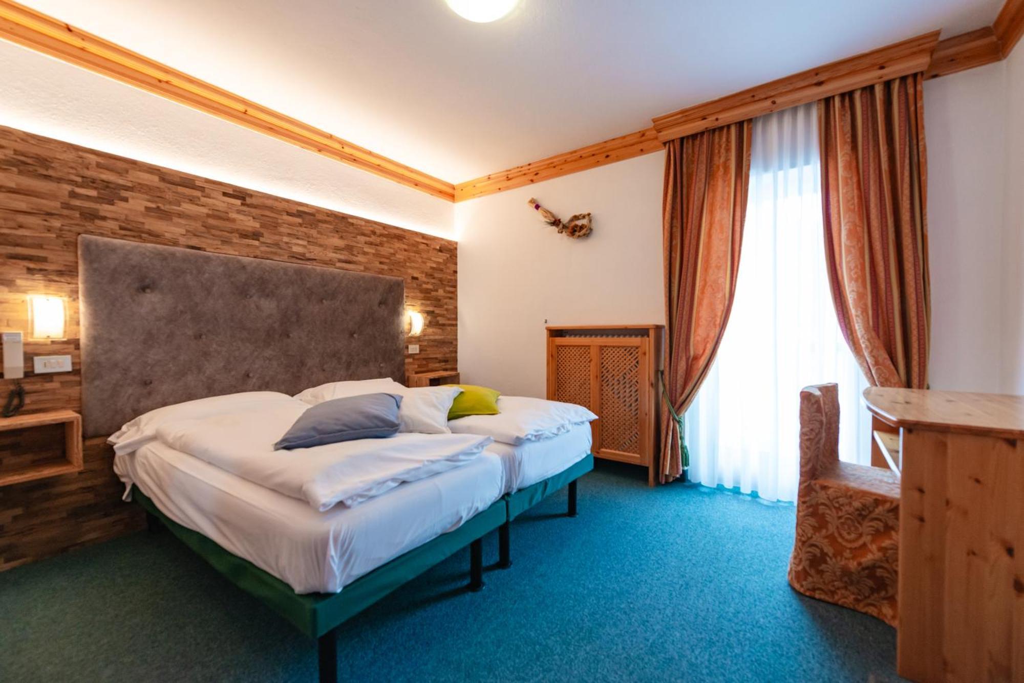 Hotel Ciamol Кампітелло-ді-Фасса Екстер'єр фото