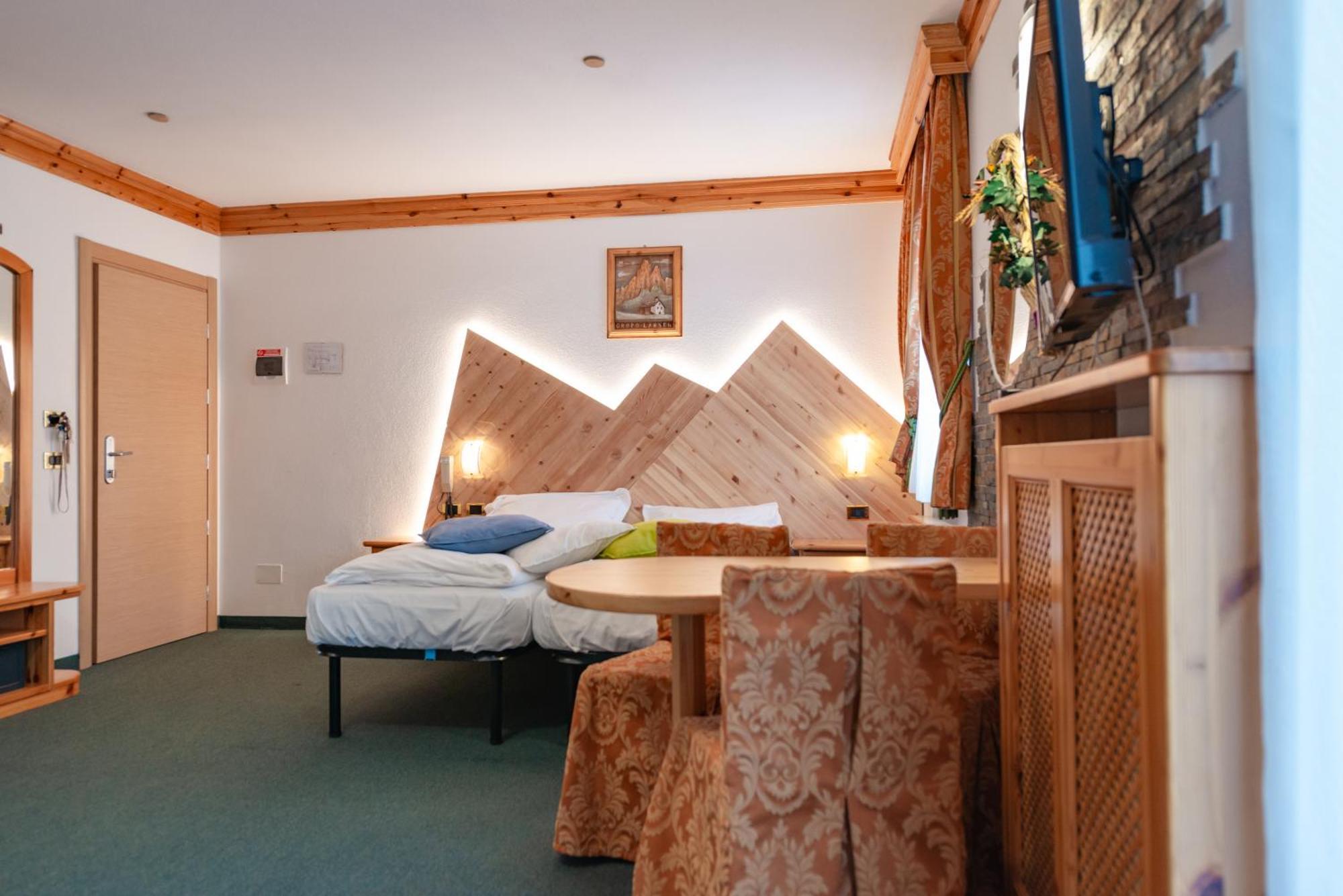 Hotel Ciamol Кампітелло-ді-Фасса Екстер'єр фото