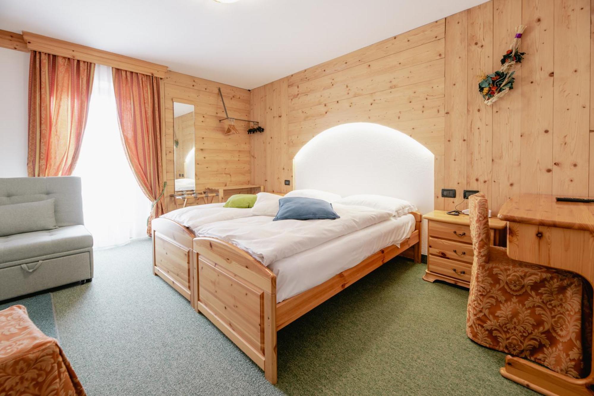 Hotel Ciamol Кампітелло-ді-Фасса Екстер'єр фото